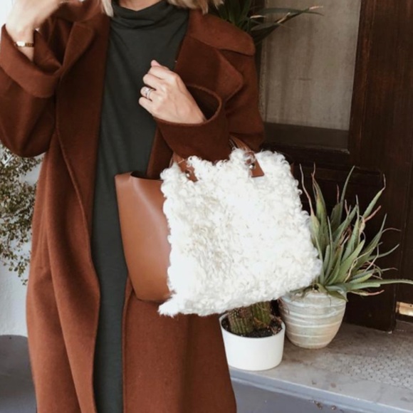 ⛔️SOLD/Authentic Tory Burch leather/Shearling tote - Picture 4 of 9